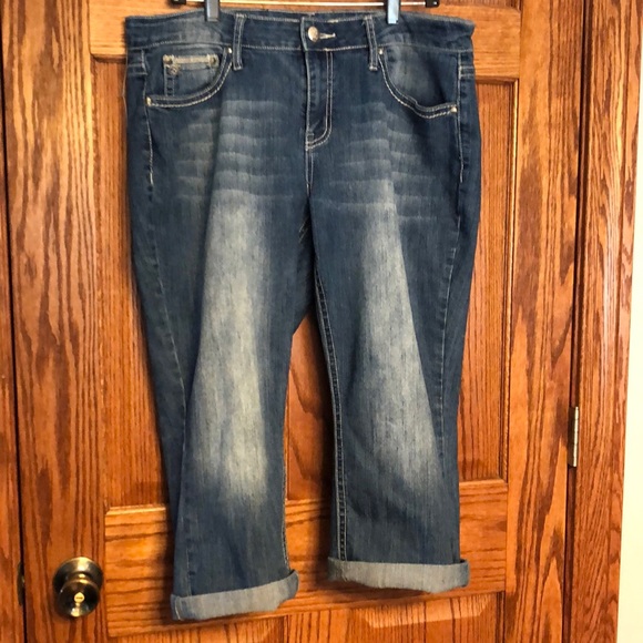 NEW LISTING! Rockin Denim Capris - Picture 1 of 8